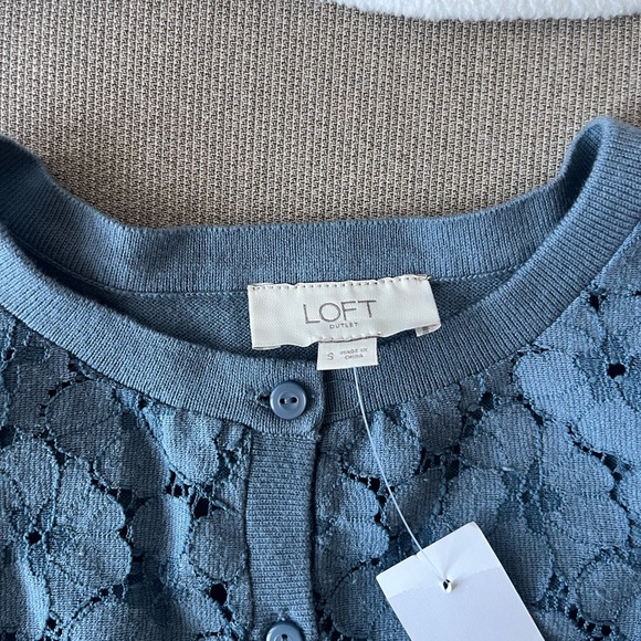 NWT LOFT Blue Floral Button-Up Cardigan - Picture 3 of 4
